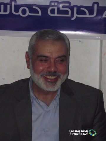  زيارة وفد حركة حماس لديوان العائلة -معن أمس لتقديم واجب العزاء في الشهداء