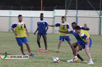 صور.. الأولمبي الفدائي يواصل تدريباته بمعسكره الخارجى 