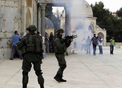  قوات الاحتلال تقتحم المسجد الاقصى 