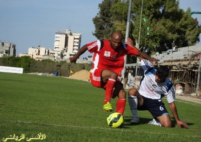 لقطات مصورة لمباراة الهلال وخدمات المغازي