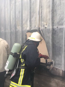 السيطرة على حريق هائل في مصنع للأثاث شرق نابلس