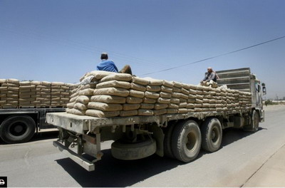 "إسرائيل" توافق على صرف مواد لبناء لـ1200 غزي غير متضرر