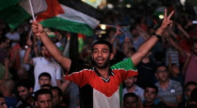  الجماهير الفلسطينية: كل التحية للأبيض الشاب 