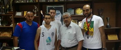 لاعب سوبر يوقع لخدمات المغازي
