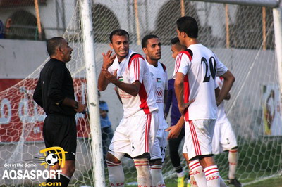 بالصور ... محامي يحتج على قرار القاضي في ملعب رفح و لكم الحكم أيها الأفاضل