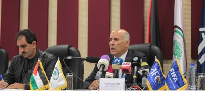 الرجوب: لن نتنازل عن الملعب البيتي