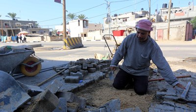 تنفيذ أعمال صيانة في شارع الشيخ ناصر