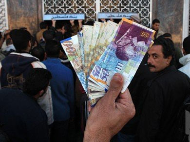 الكيالي: رواتب موظفي غزة يوم الاربعاء القادم 
