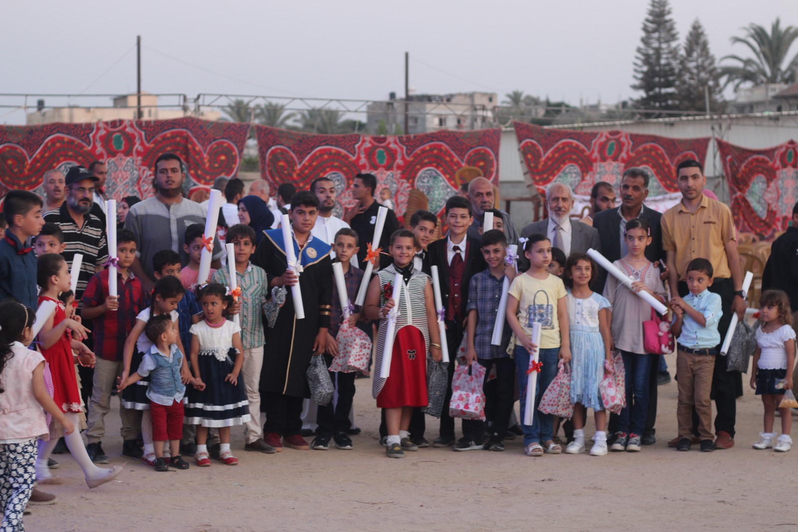 الفرا يزين مهرجان التفوق لمتفوقي مدرسة العثيمين الخاصه