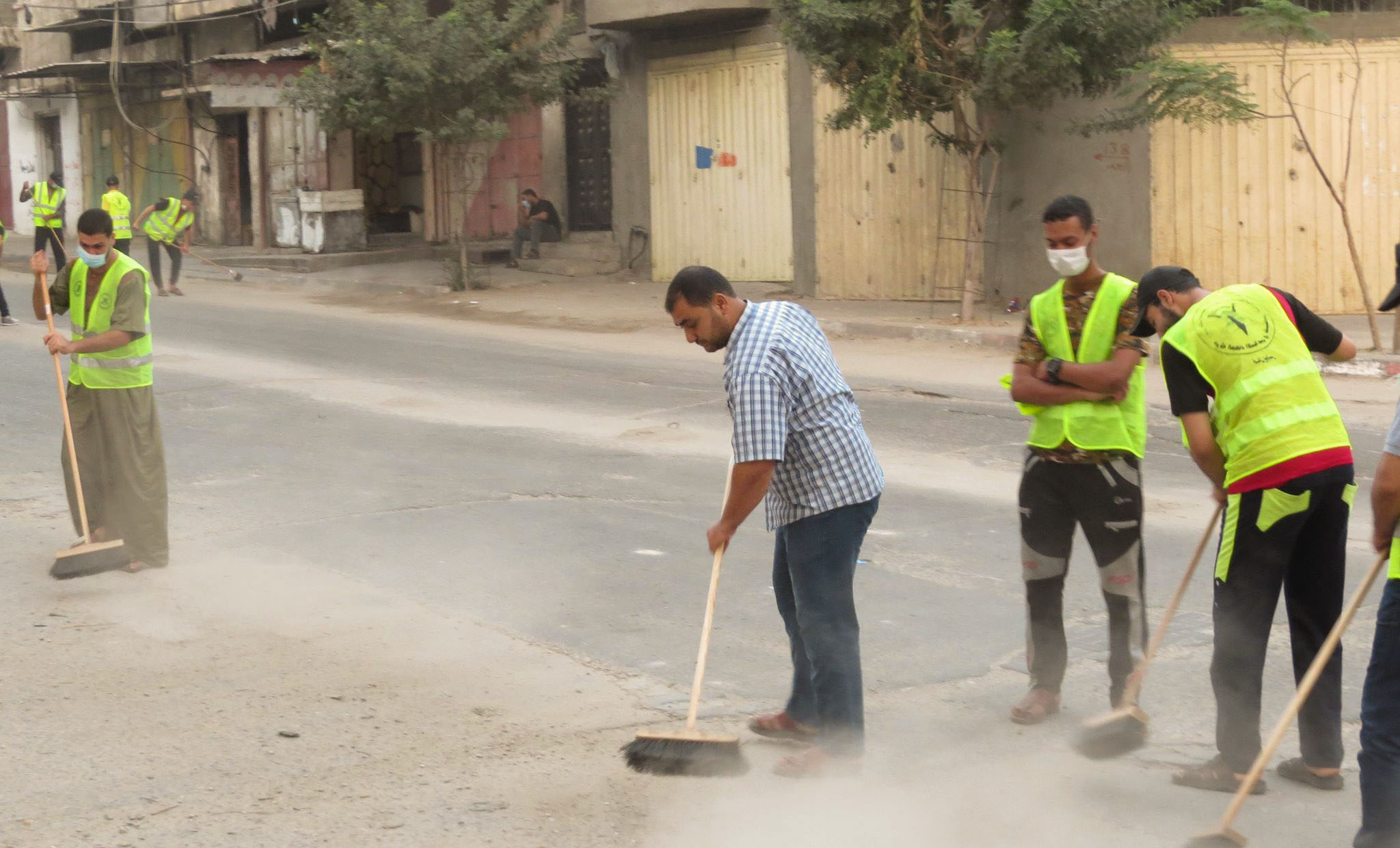 تنظيم حملة نظافة للشوارع جنوب خان يونس