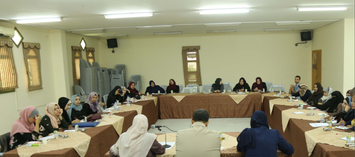 بلدية خانيونس تنُهي تنظيم جلسة استماع حول التمكين الاداري للمرأة في المواقع القيادية