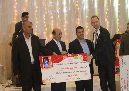 أمواج تحتفي بزواج 20 رياضيا من غزة