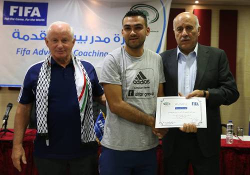 الرجوب يختتم دورة تحليل مباريات كأس العالم للمدربين