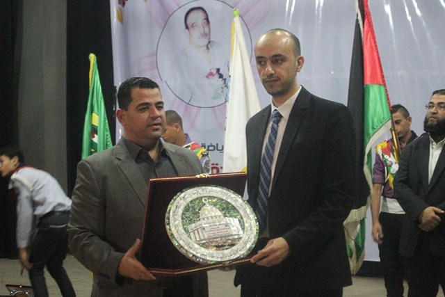 أمواج تكرم فقيدي الرياضة الفلسطينية تاية وظاهر