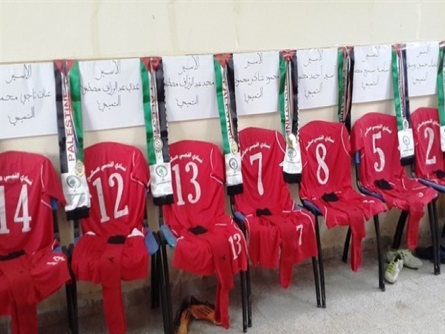 قوات الاحتلال تعتقل " 11 " لاعب !