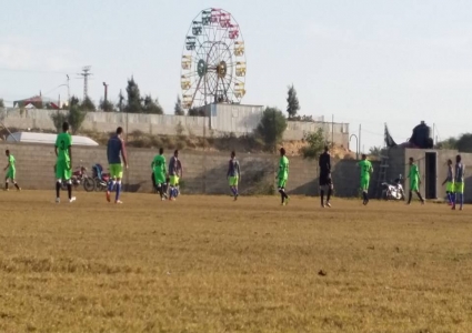 ودياً .. الشاطئ يتغلب على المجمع الاسلامى بصعوبة !