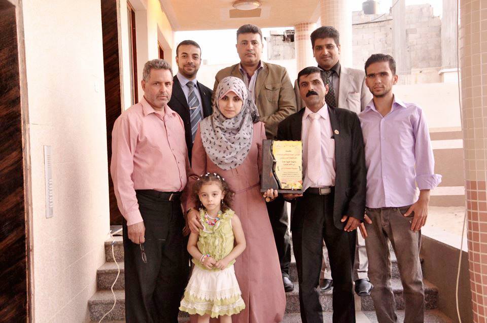 المجلس العام لمواقع عائلات خان يونس يكرّم شاعرة غزة سمية وادي